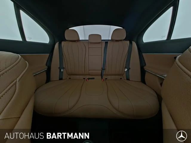 Mercedes-Benz E 220 AMG Line E 220 d Sedan