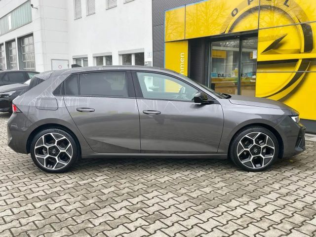 Opel Astra Ultimate