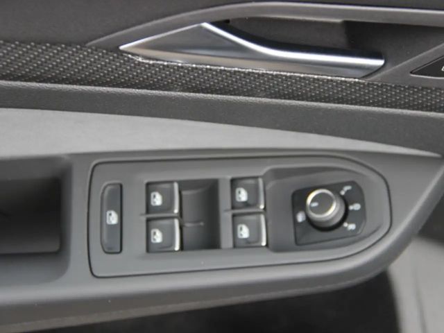 Volkswagen Golf 2.0 TDI Golf VIII R-Line Style