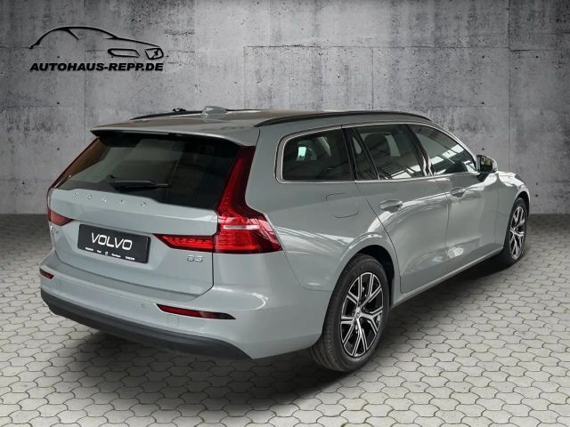 Volvo V60 Core Hybrid