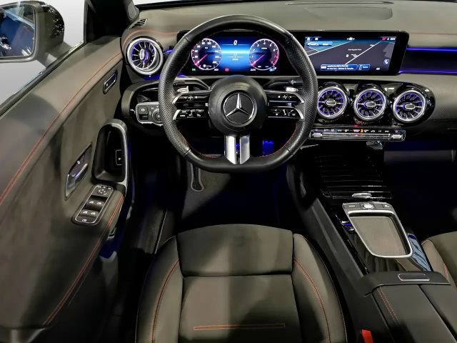 Mercedes-Benz CLA 200 AMG Line Coupé Premium