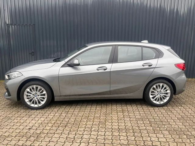 BMW 118 118i 5-deurs Sedan