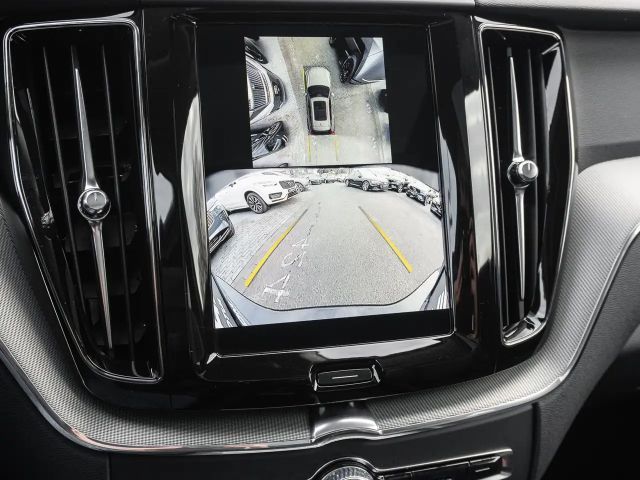 Volvo XC60 AWD Dark Plus