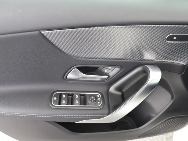 Mercedes-Benz A 180 A 180 d Progressive