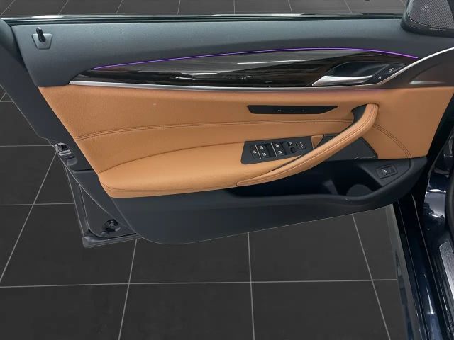 BMW 530 530d M-Sport Touring xDrive