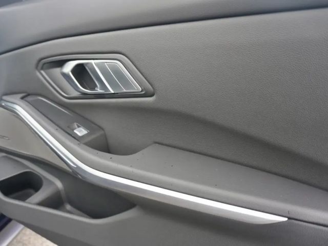 BMW 330 330d M-Sport Touring xDrive