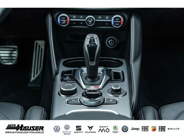 Alfa Romeo Giulia AT8 Q4 Turbo Veloce