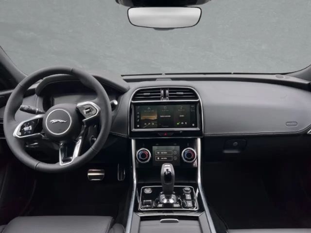 Jaguar XE D200 HSE R-Dynamic