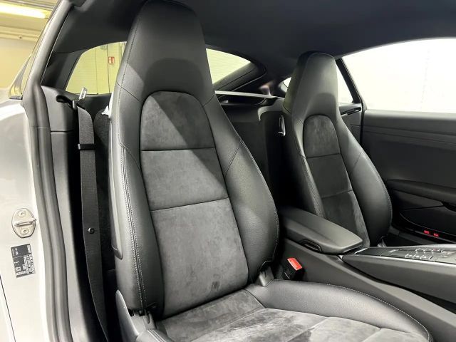 Porsche Cayman Coupé