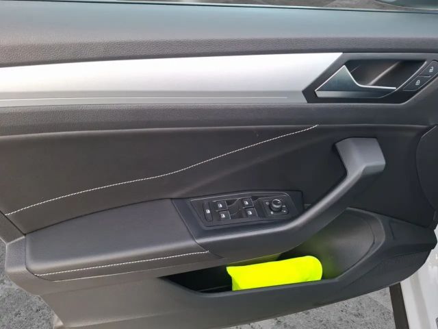 Volkswagen T-Roc TSI Goal LED Navi AID ACC Park-Assist SH 17"