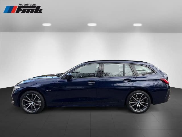 BMW 330 330e Touring xDrive