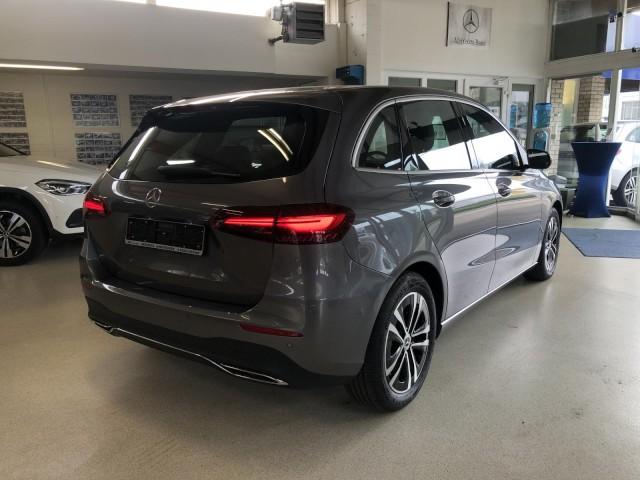 Mercedes-Benz B 180 Progressive Sedan