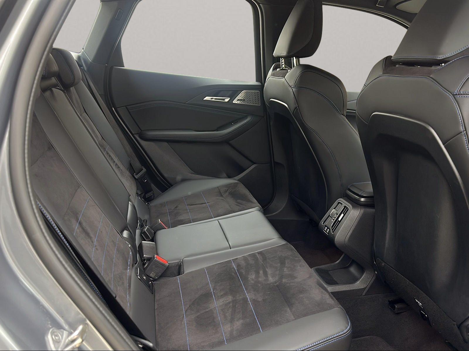 BMW 220 220i Active Tourer