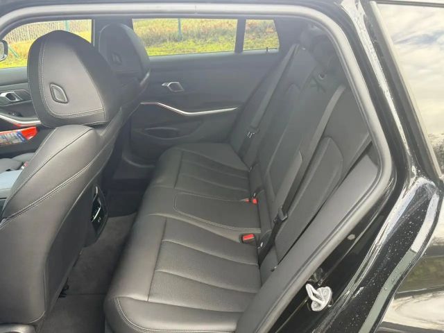 BMW 320 320d M-Sport Touring xDrive