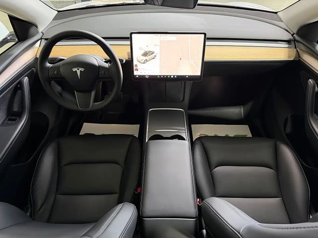 Tesla Model Y AWD Long Range