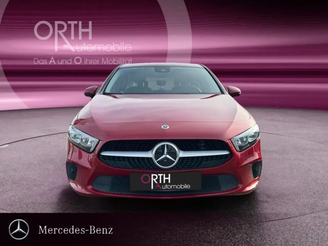 Mercedes-Benz A 180 A 180 d