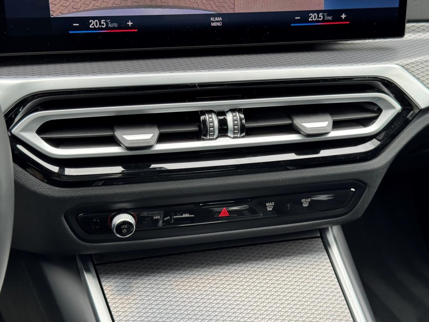 BMW 320 320d M-Sport Sedan xDrive