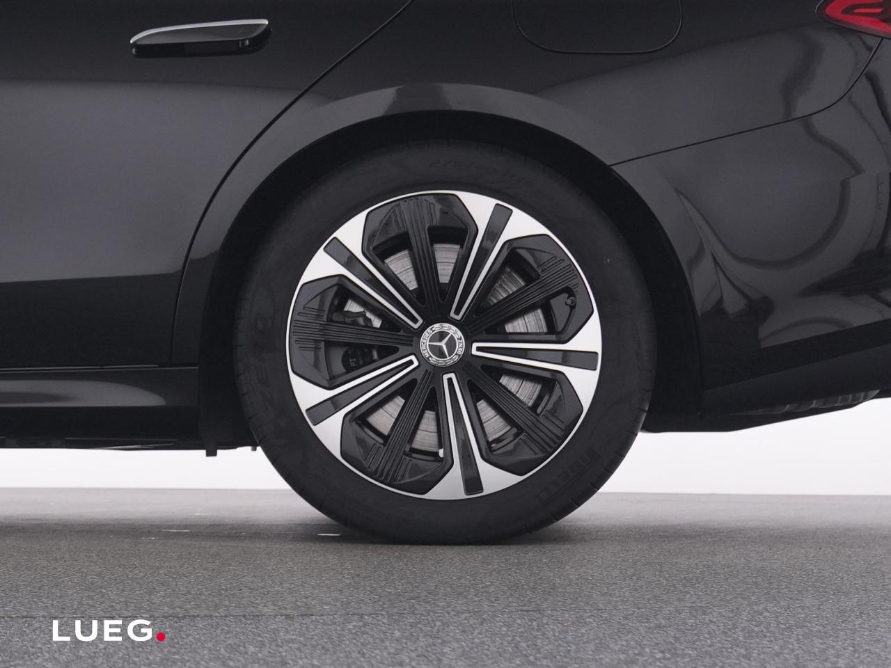 Mercedes-Benz E 300 AVANTGARDE Estate