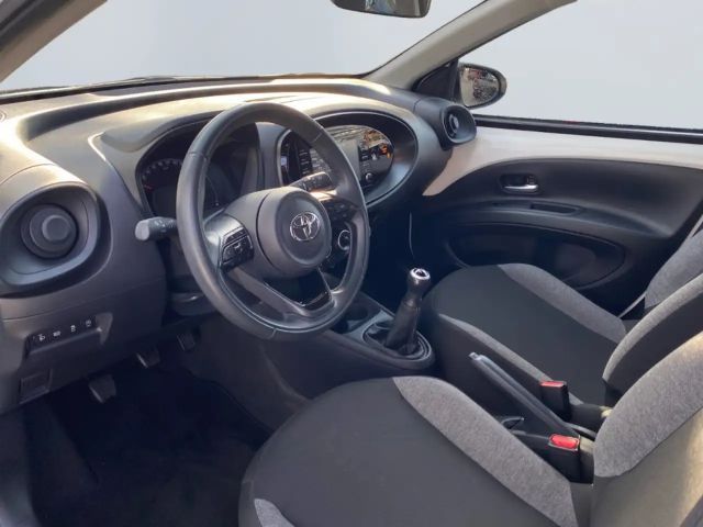 Toyota Aygo Hatchback Play X-play