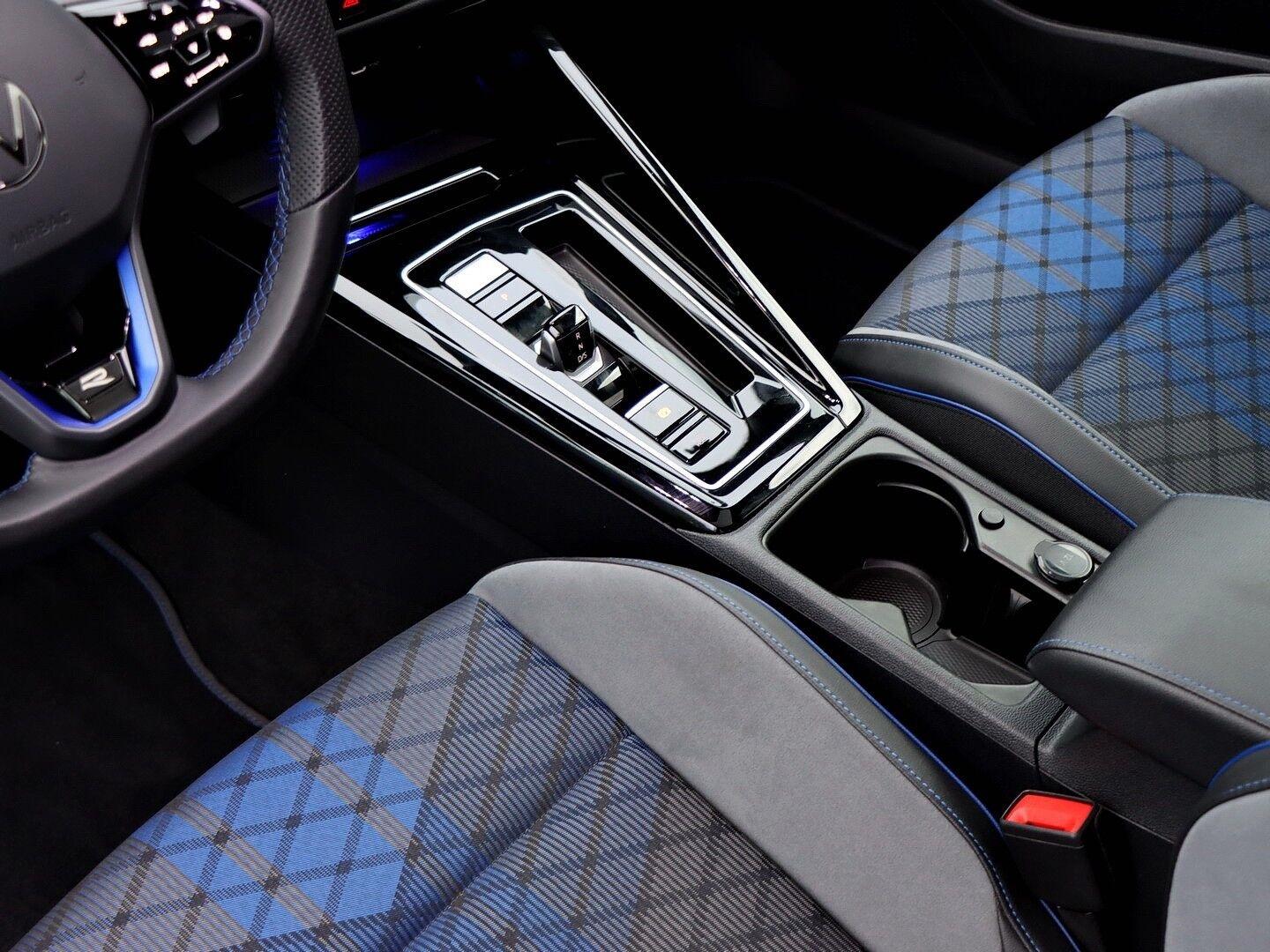 Volkswagen Golf 2.0 TSI DSG Golf VIII Plus