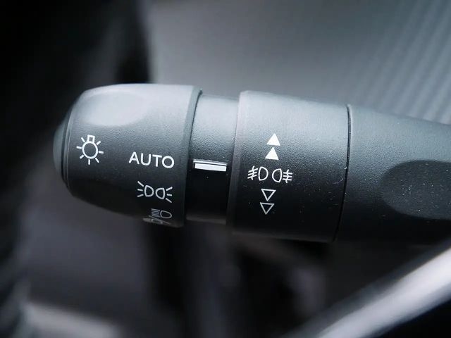 Peugeot E-2008 Allure Pack