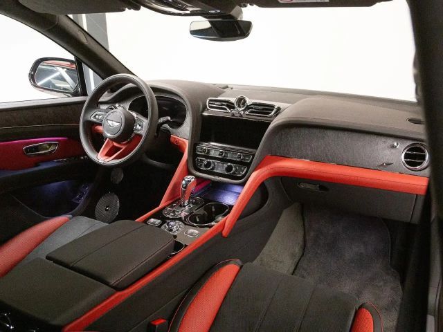 Bentley Bentayga V8