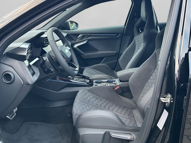 Audi RS3 Quattro S-Tronic Sedan