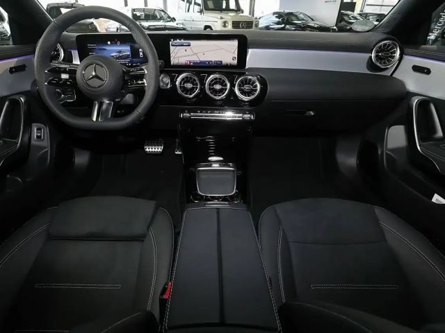 Mercedes-Benz CLA 200 AMG Line Coupé