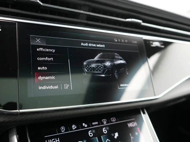 Audi Q8 Business S-Line