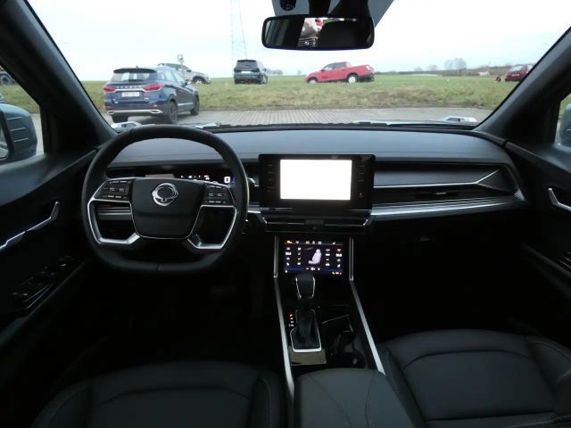 SsangYong Torres 2WD Quartz