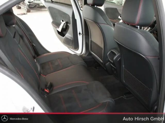 Mercedes-Benz A 220 A 220 d AMG Line