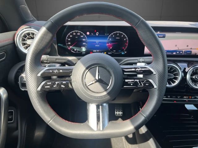 Mercedes-Benz CLA 200 AMG Line Coupé