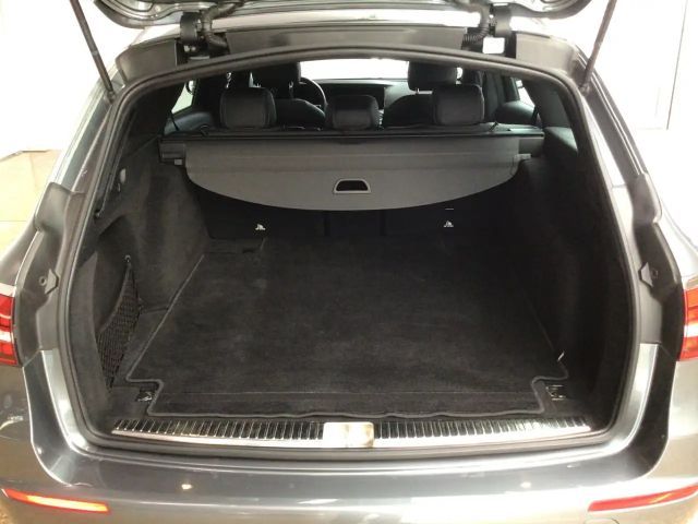 Mercedes-Benz E 200 4MATIC AMG Line Estate