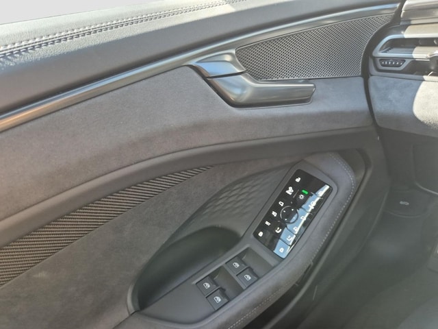 Audi A6 e-tron Avant Quattro