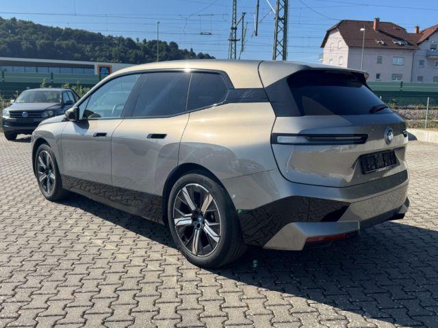 BMW iX xDrive40