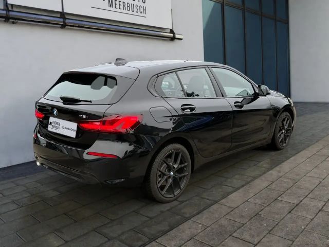 BMW 118 118i Sedan Sport Line