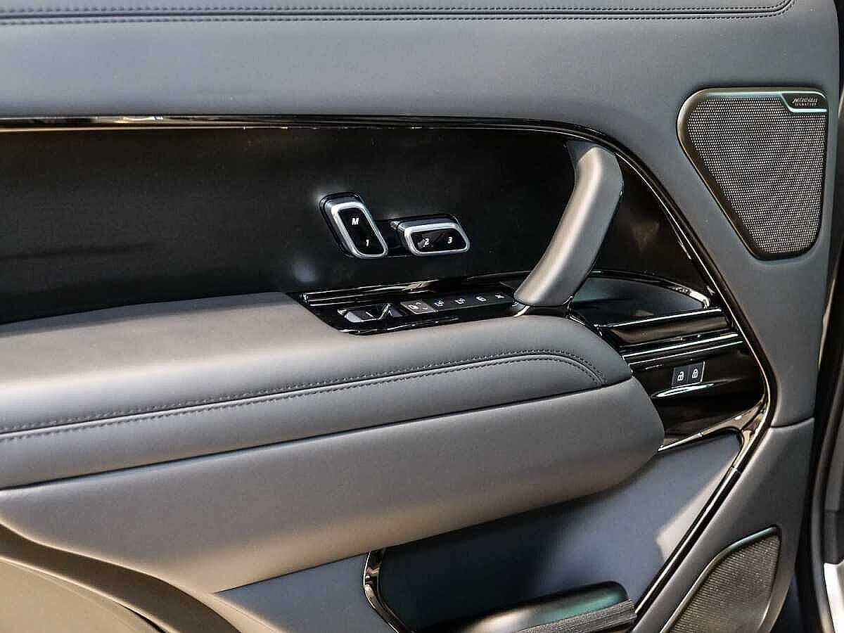 Land Rover Range Rover P615 SV