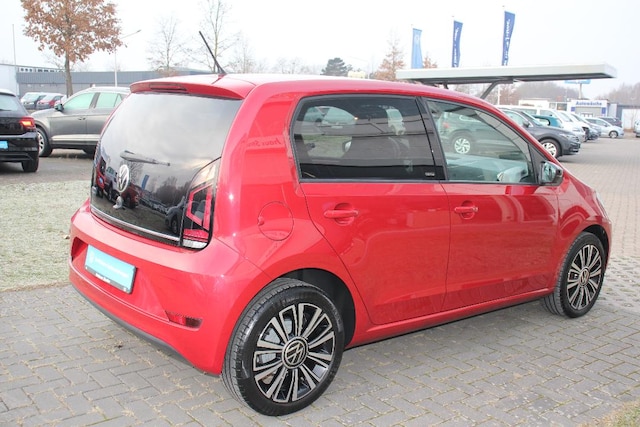 Volkswagen up! Active