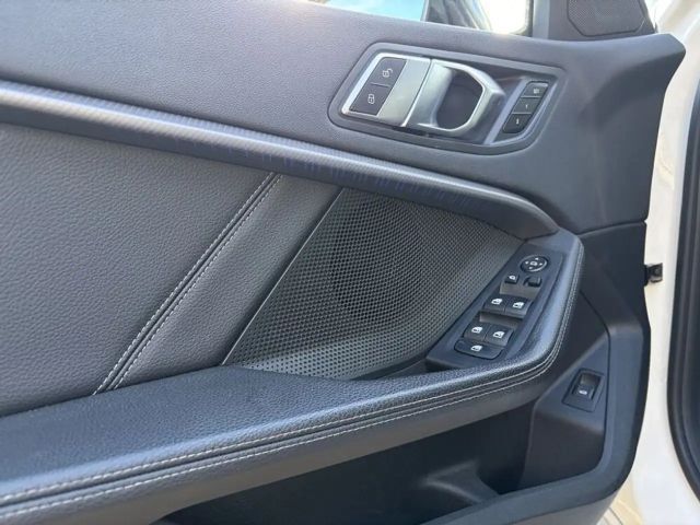 BMW 118 118i Sedan Sport Line