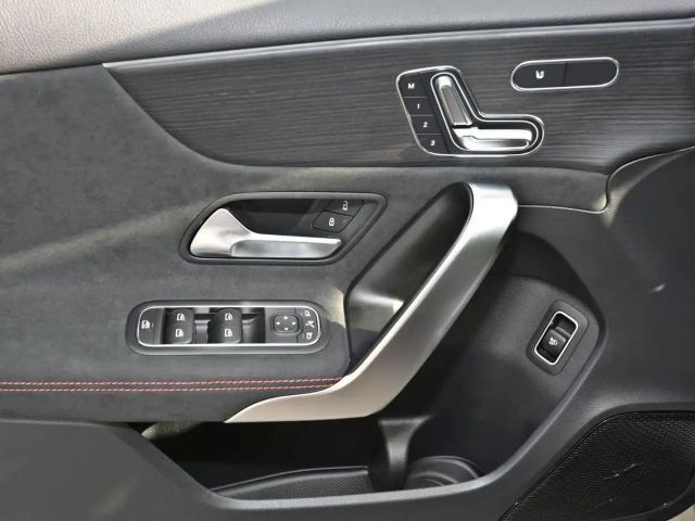 Mercedes-Benz A 180 AMG Line