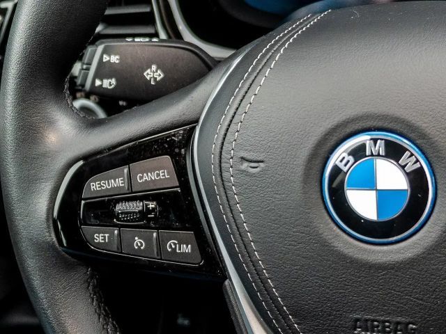 BMW 530 530e Luxury Line Sedan xDrive