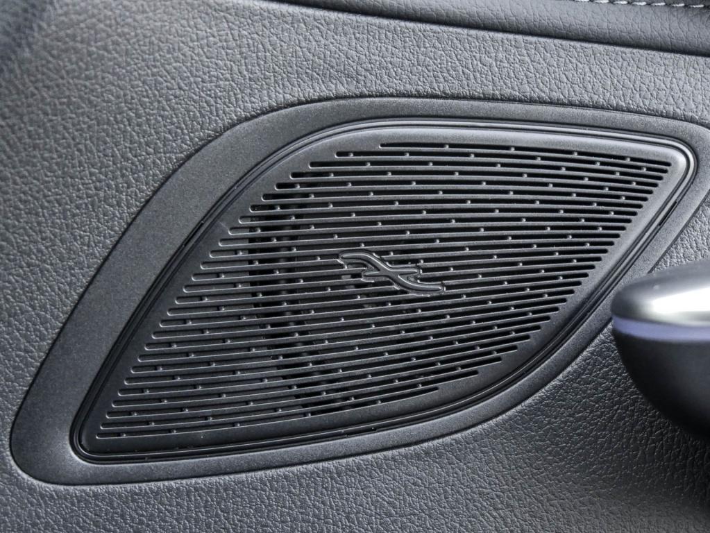 Mercedes-Benz EQE 300 Sedan