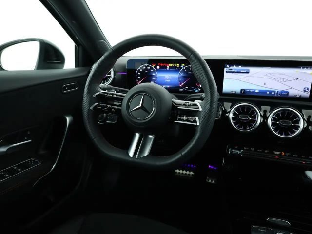 Mercedes-Benz A 200 AMG Line