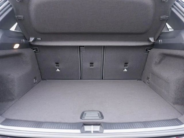 Mercedes-Benz B 180 AMG Line Sedan