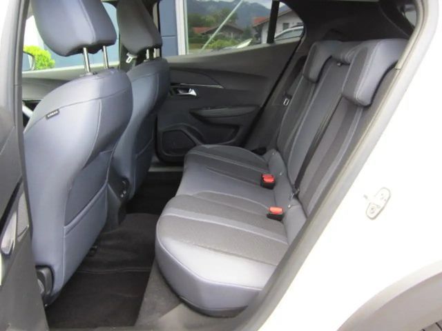 Peugeot E-2008 Allure Pack