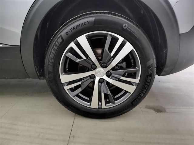 Peugeot 5008 1.2 Turbo 130cv **AUTO/NAVI/CUIR/CAMERA/7PL**