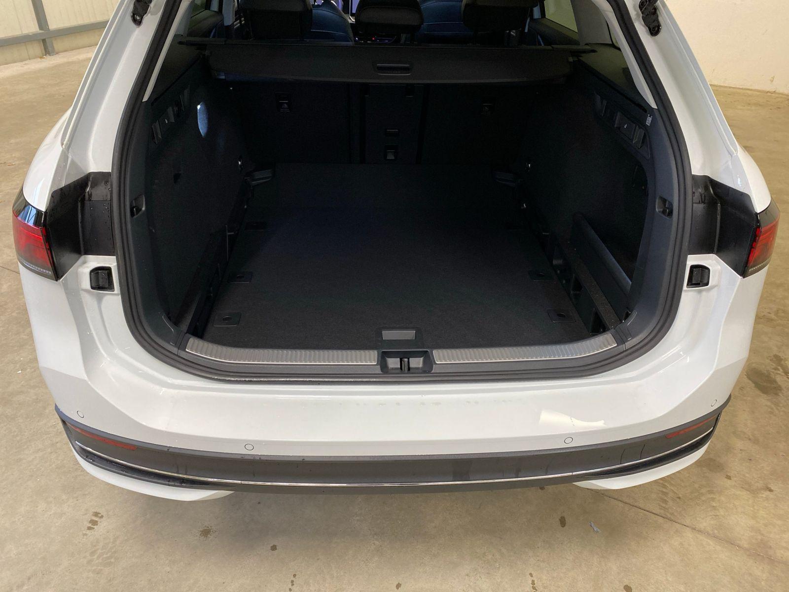 Volkswagen Passat 1.5 eTSI Business Variant