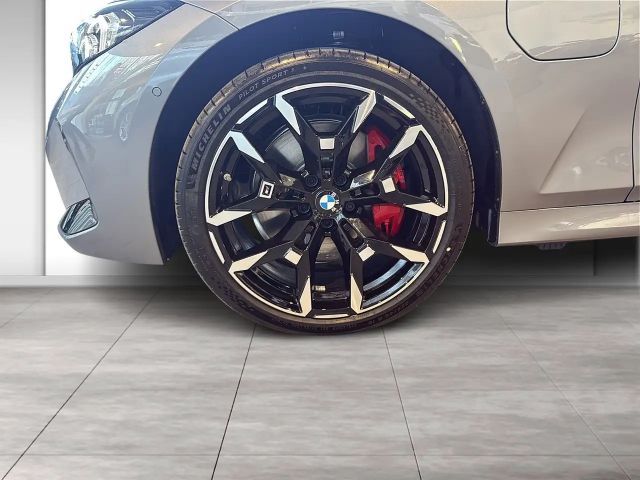 BMW 330 330e M-Sport xDrive