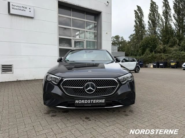 Mercedes-Benz E 220 AVANTGARDE E 220 d Sedan