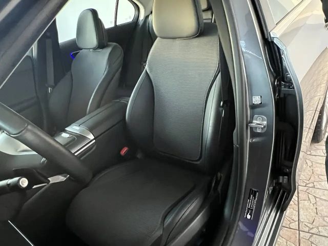 Mercedes-Benz C 220 AVANTGARDE C 220 d Sedan